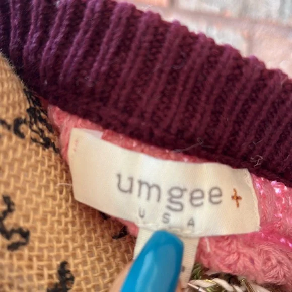 Umgee Plus Size Detachable Sleeve V-Neck Sweater - Picture 13 of 16